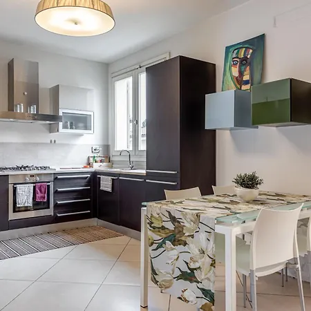 Flats In The Heart Of Apartment *