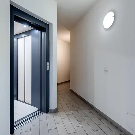 Flats In The Heart Of Apartment